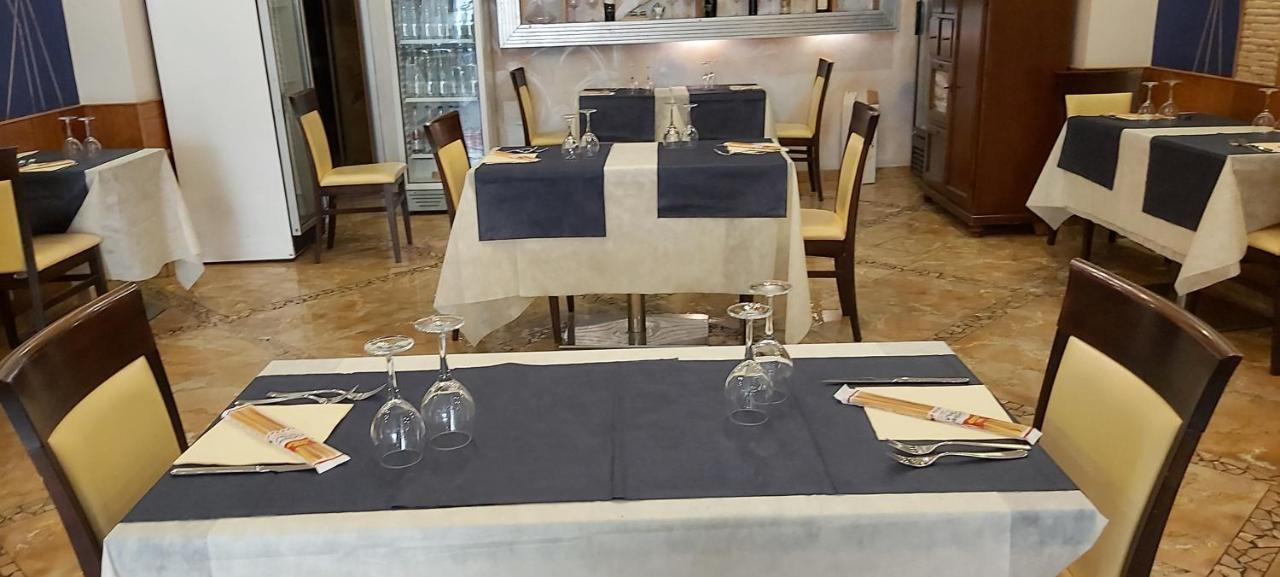 Albergo Piazza Risorgimento Porto Cesareo Εξωτερικό φωτογραφία